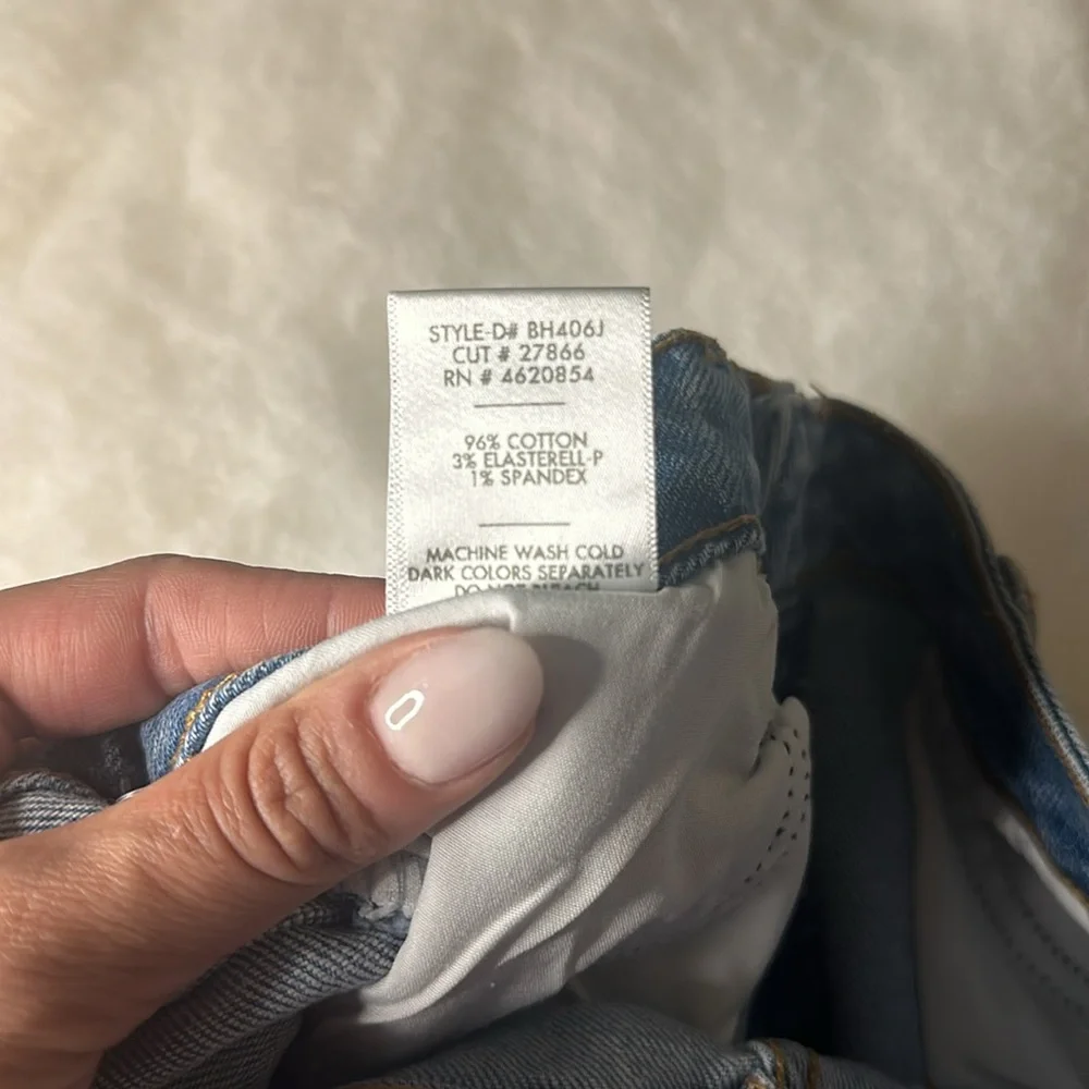 NWT JUST BLACK DENIM mid-rise mini distressed fray hem light denim - Picture 6 of 6